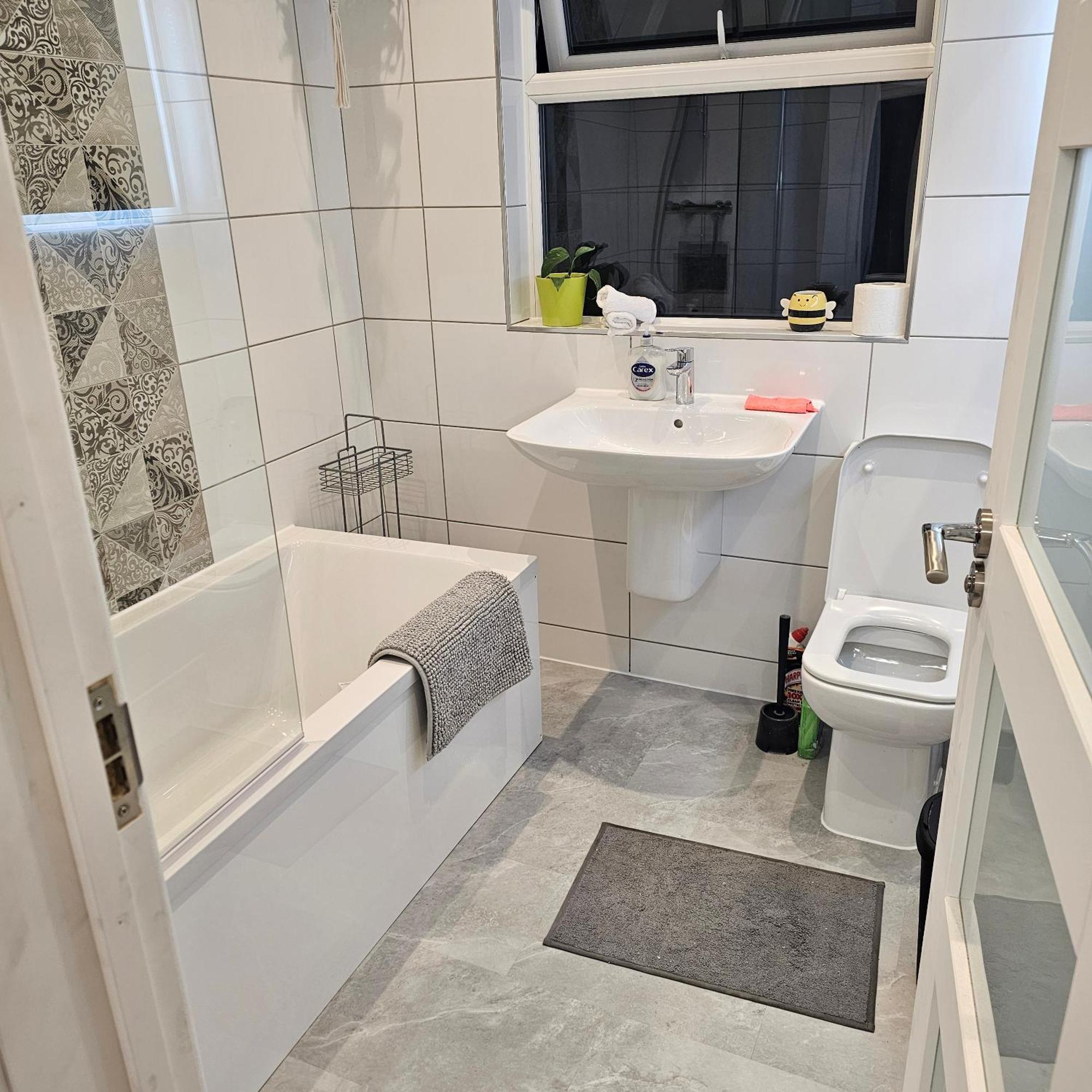 Проживание в семье Bee Hive 1 *